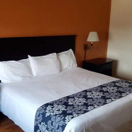 Hotel Express Inn Sabinas Exterior foto