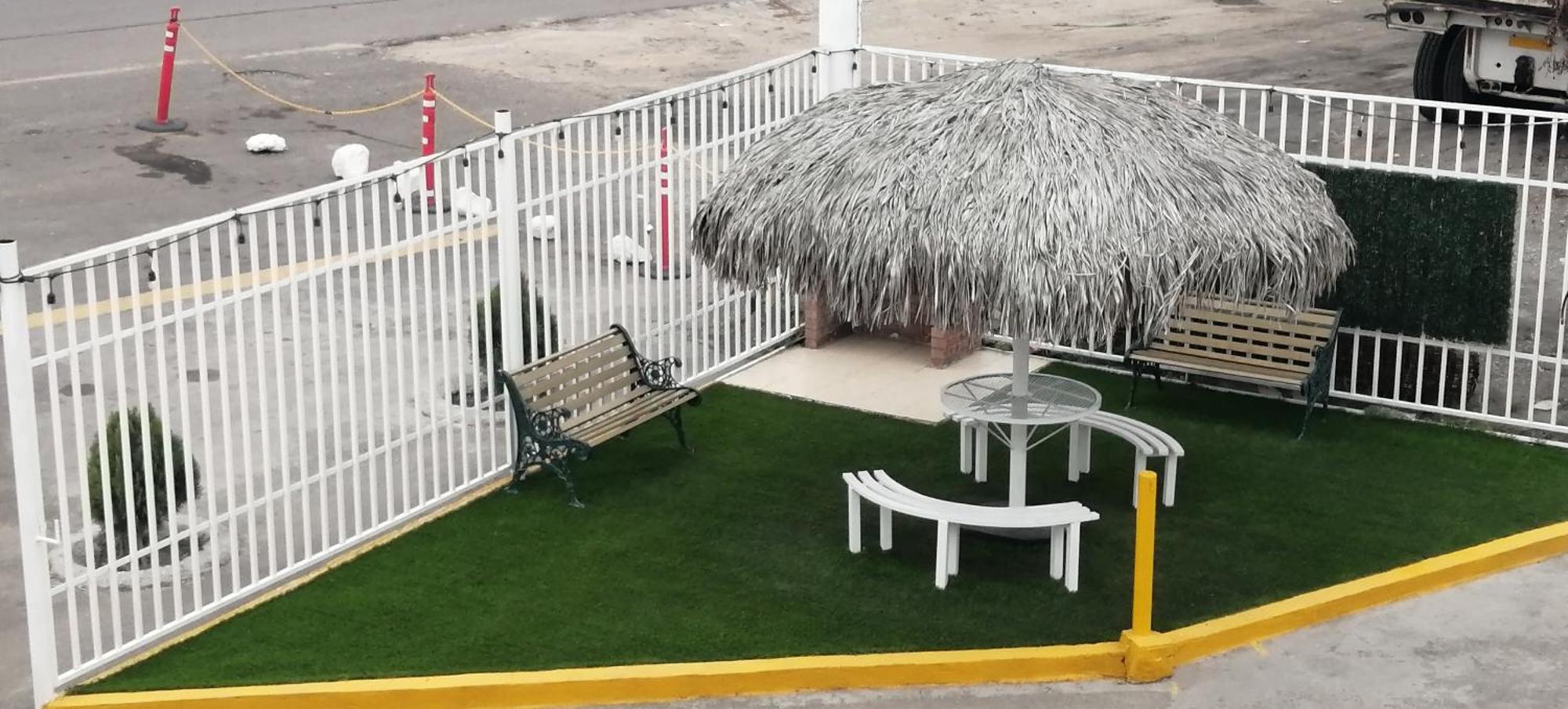 Hotel Express Inn Sabinas Exterior foto